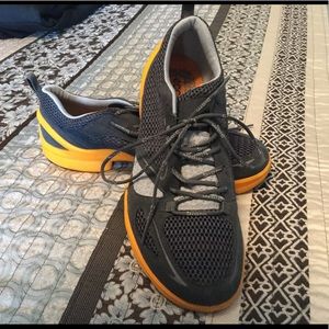 Ecco athletic shoes, EUC sz 10
